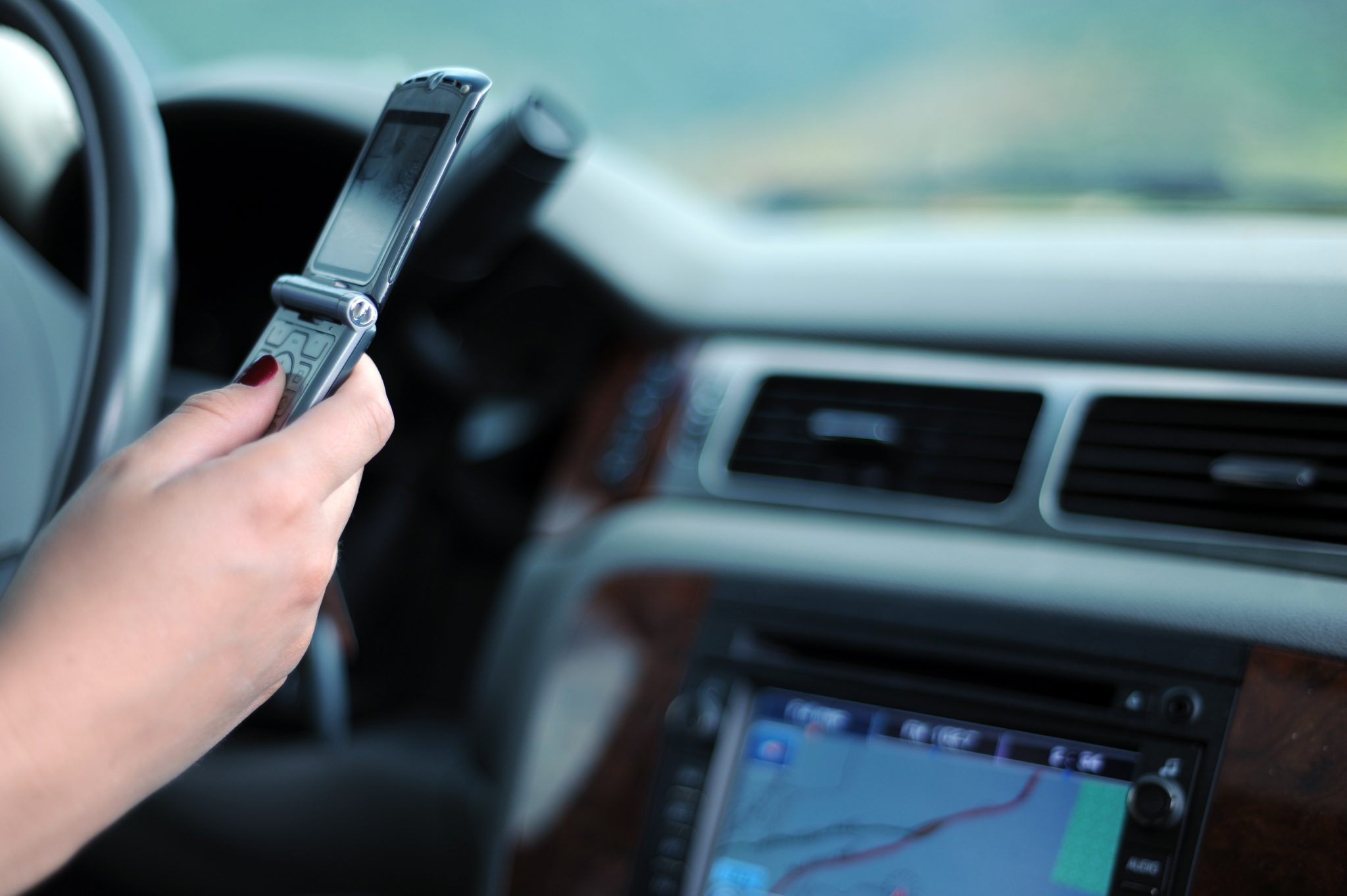 Distracted Driving Accidents in Illinois: How Do You Prove It?